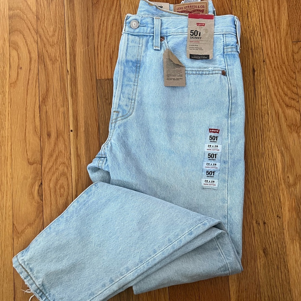 NWT 501 Women’s Levi Jeans